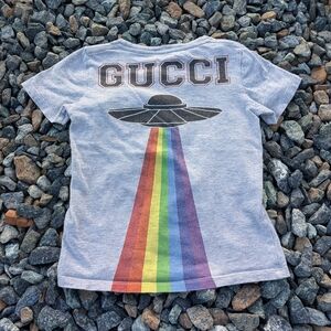 Gucci Rainbow UFO Ringer Swiftie Kids Gray T-shirt Fits around 4T. Made in Italy
